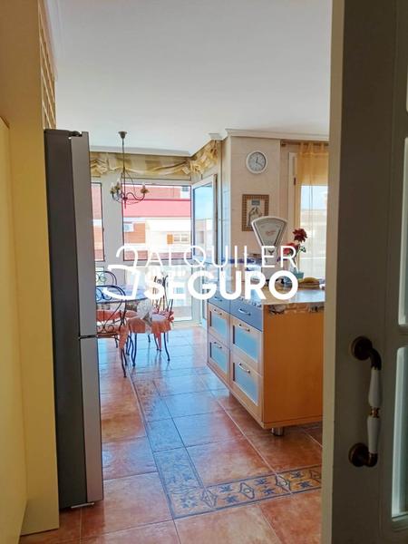 Foto 909323f3-f952-498d-b099-160f6d4bda70. Rent flat in Casco Urbano Vinaròs