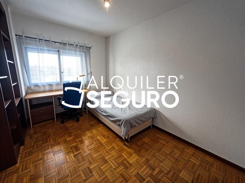 Foto cac61ff9-a392-4ea8-902f-23d41009677b. Rent flat with heating in Estrella Madrid