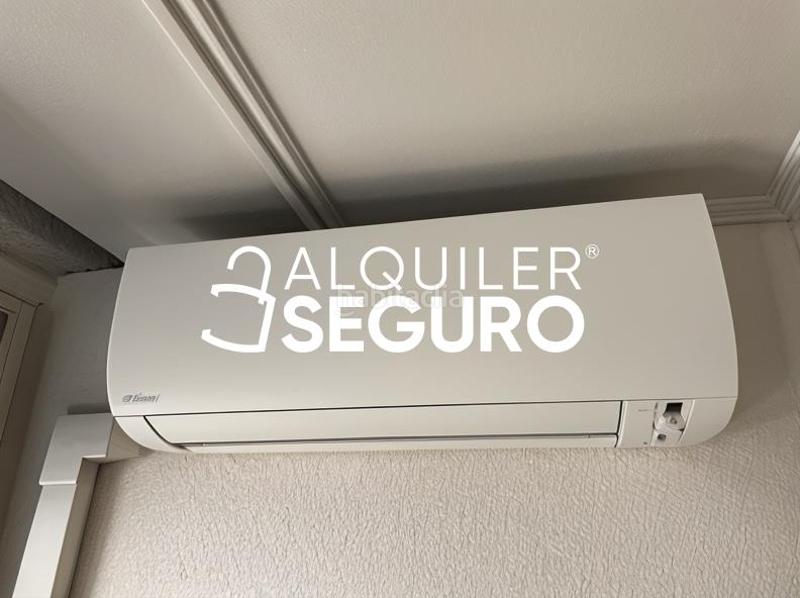 Foto 3a3d38ca-5695-45e5-bcbb-7e2aaf746ce9. Alquiler piso  c puerto de piedrafita en Juan XXIII - Rochelambert Sevilla