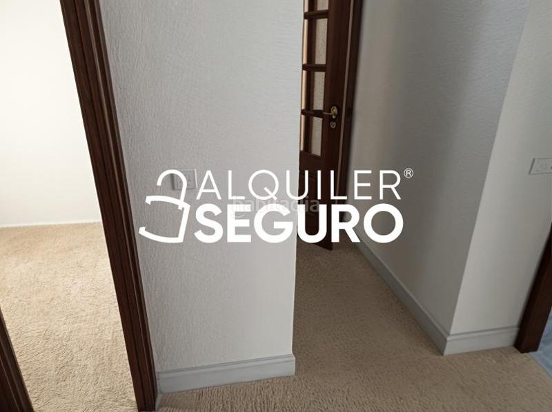 Foto 5729aa1e-9295-4862-9a6b-2777d6302230. Alquiler piso  c puerto de piedrafita en Juan XXIII - Rochelambert Sevilla