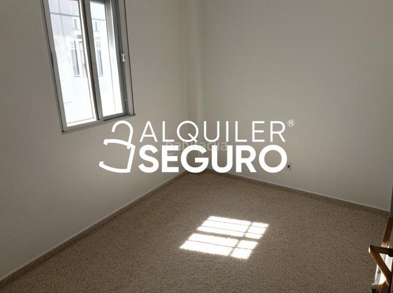 Foto ad98dbc5-e498-46ce-a627-a21b171a0002. Alquiler piso  c puerto de piedrafita en Juan XXIII - Rochelambert Sevilla