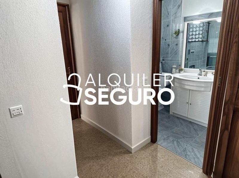 Foto 11063aa9-e265-42ec-899a-6f521f5e2224. Lloguer pis a Juan XXIII - Rochelambert Sevilla