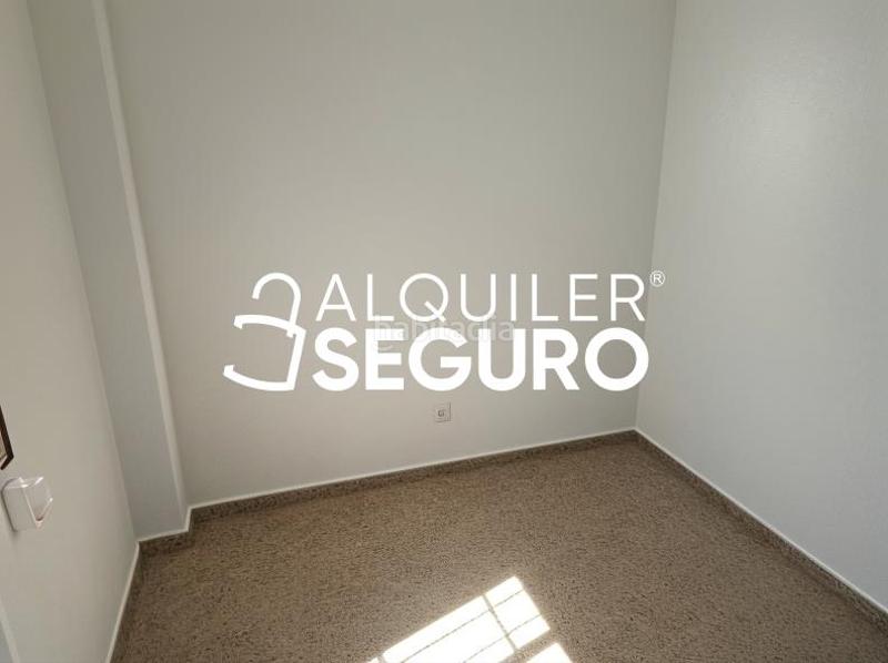 Foto 43b5b963-0052-4eb1-9ab4-c528f346c309. Miete etagenwohnung in Juan XXIII - Rochelambert Sevilla