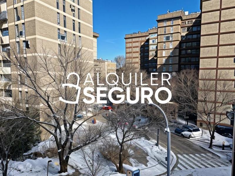 Foto 581f392f-083e-47ce-b1c1-7324d0535b0c. Miete etagenwohnung in Juan XXIII - Rochelambert Sevilla