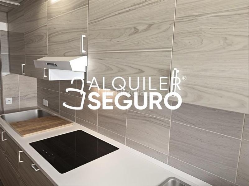 Foto b27f511f-c37d-48d2-b3a8-26c740d09290. Miete etagenwohnung in Juan XXIII - Rochelambert Sevilla