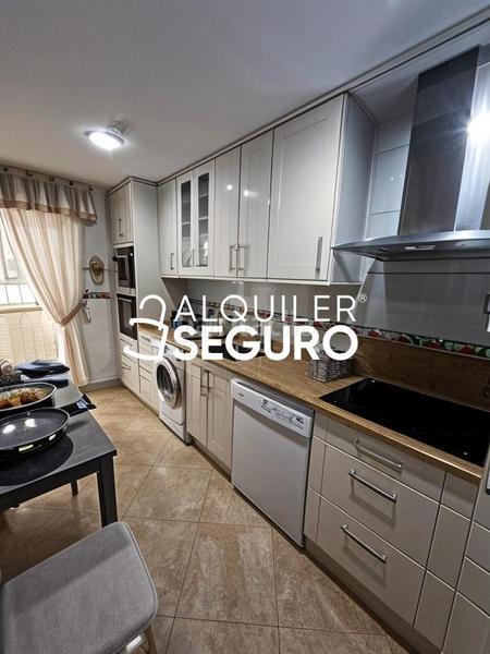 Foto edb01056-372b-4d00-8f36-4917601fc69e. Miete etagenwohnung mit heizung parking in Pacífico Madrid