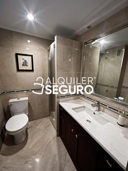 Foto d5fc976c-cf59-4cc1-a35f-f2dd79b63a62. Rent flat with heating parking in Pacífico Madrid