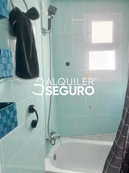Foto 33416bca-8b3b-4883-ad6c-be283afef834. Alquiler piso  av. montecarlo en Sierra Helada Benidorm