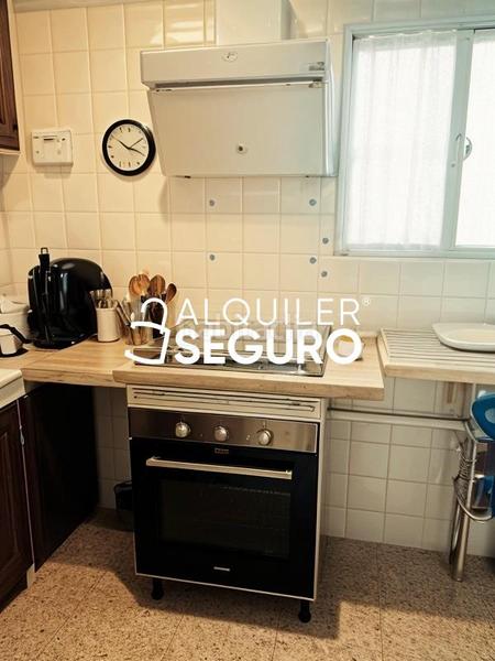 Foto 68c35764-78ab-4b56-92fa-2e7fd433f81b. Alquiler piso  av. montecarlo en Sierra Helada Benidorm