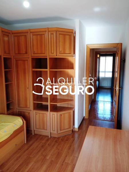 Foto 563af060-5050-46bb-b58e-08508bc7f702. Rent flat with heating parking in Parquesol Valladolid
