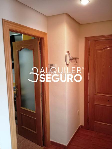 Foto b48c7658-735b-4a42-96f6-1ad02c899242. Rent flat with heating parking in Parquesol Valladolid