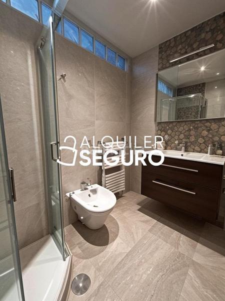 Foto 2c81a40e-60da-4c46-8bb7-2e32351c63e2. Lloguer pis amb calefacció a Centro - Sagrario Granada