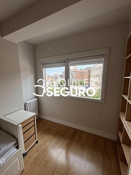 Foto 0a4a3f9e-db0f-4c66-be34-8277e12483c8. Rent flat with heating in Centro - Sagrario Granada