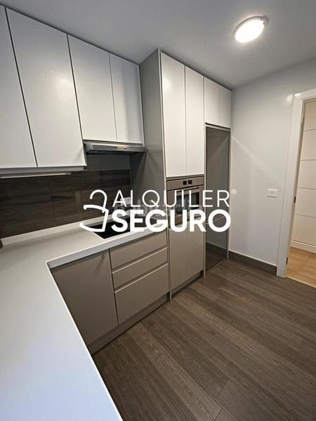 Foto 8b14928c-8728-4db9-82a6-02ab0c1a6382. Rent flat with heating in Centro - Sagrario Granada