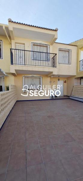 Foto 6c3eb6ad-4d37-4bd8-aa21-d3d1002e66f8. Miete chalet mit parking in Bahia Mazarrón