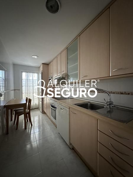 Foto 331e56ea-bb76-4590-bb64-9444031bd36c. Rent flat with heating parking pool in Centro Villaviciosa de Odón