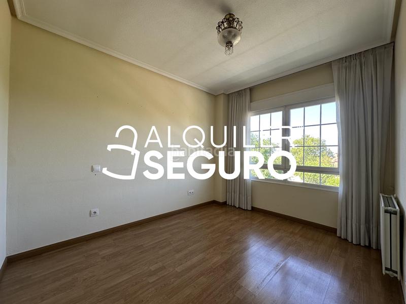 Foto 3ff67a4d-455c-427f-859f-65b8082d62ef. Rent flat with heating parking pool in Centro Villaviciosa de Odón