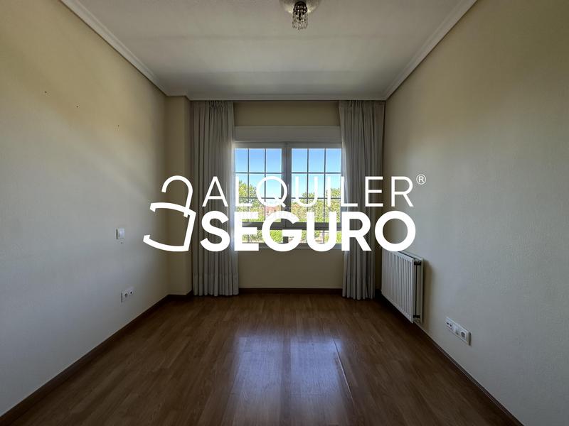 Foto ffccbbd3-c817-44a2-b126-2df907927a08. Rent flat with heating parking pool in Centro Villaviciosa de Odón