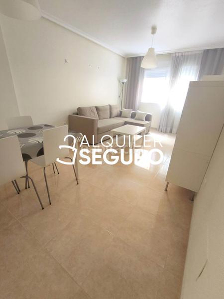 Foto bc03a3d1-9f40-467d-8d36-8aa61a2f8bfb. Alquiler piso  c cuba en Almoradí