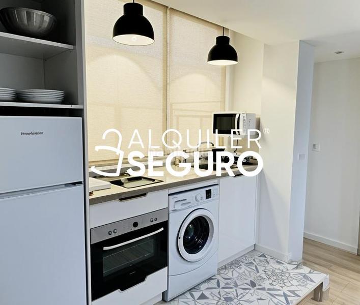 Foto d5e59f0b-f4b1-43f8-b879-4354139ef939. Miete etagenwohnung in La Merced Málaga