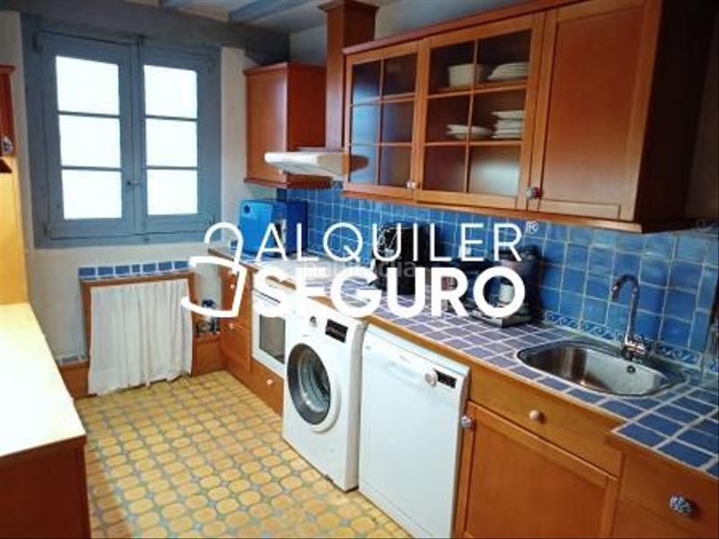 Foto 38882415-a8b1-4670-9a0f-2f96a6115ab8. Alquiler piso  c cuchilleria vitoriagasteiz en Vitoria - Gasteiz