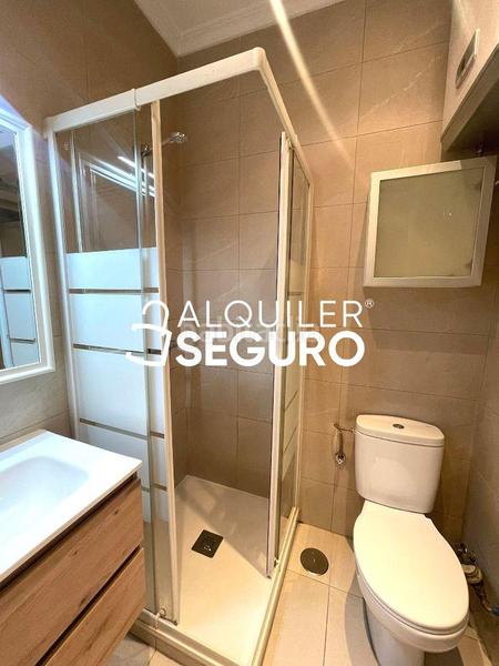 Foto db15ba98-2284-4e2d-af28-fc6821aa6e65. Rent studio with heating in Goya Madrid