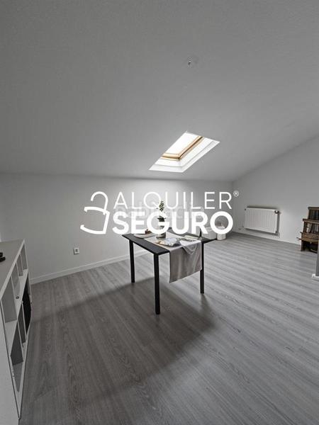 Foto 71b1b544-f249-4f40-8c70-e2f01638ac6c. Affitto appartamento con riscaldamento parcheggio in Villalbilla