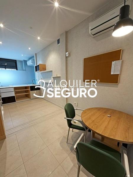 Foto 7c751a1c-3257-43ca-8a58-aac357cc7d23. Affitto appartamento con riscaldamento in Comillas Madrid