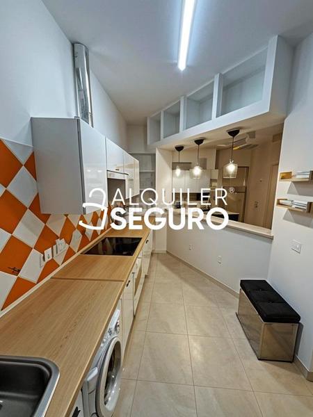 Foto eed04148-44f6-47d5-a3f4-1f96cab74c16. Rent flat with heating in Comillas Madrid