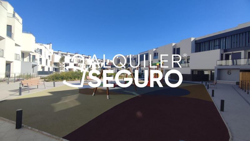 Foto c816eed2-8d3b-401d-903b-0d134d8188b9. Affitto appartamento con riscaldamento parcheggio piscina in San Sebastián de los Reyes