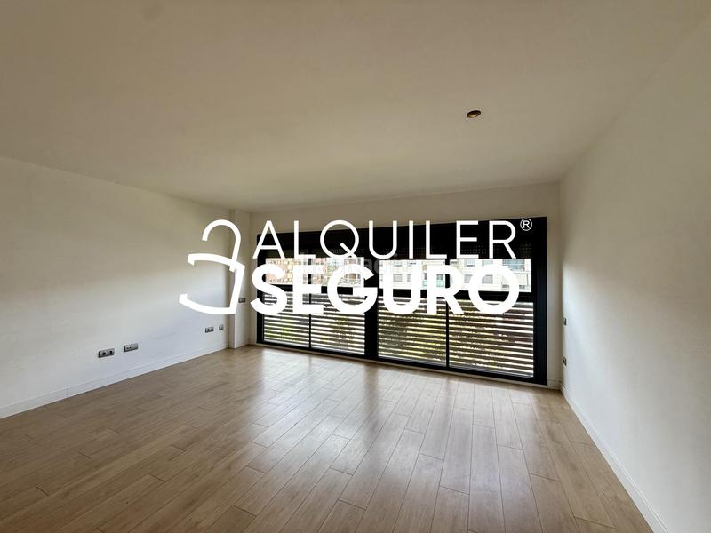 Foto 1208e904-c805-4d3a-b2e4-b6d0c3bbf445. Rent flat with heating parking pool in Universidad Getafe