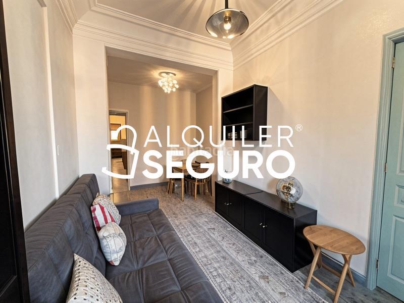 Foto a272b0f4-53e1-40b3-839a-1523a8e59832. Alquiler piso  c segovia en Palacio Madrid