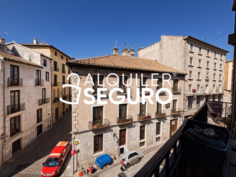 Foto 563375a9-a8bc-4fc5-a9d3-f0a22494107d. Rent flat in Palacio Madrid