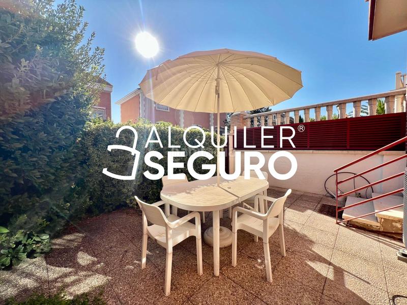 Foto 1deeb665-8627-4c46-b6d7-a1f56feeb9a0. Location appartement avec chauffage dans Cobeña