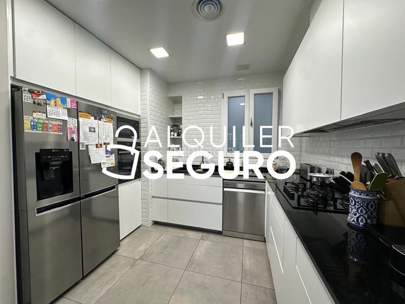 Foto ea04cac6-ae79-471d-997a-c0134e627164. Rent flat with heating pool in La Petxina Valencia