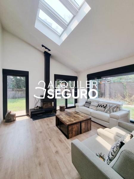 Foto 87312731-1abb-4ed8-998a-e812344e0409. Affitto chalet con riscaldamento in Centro-Manguilla Escorial (El)