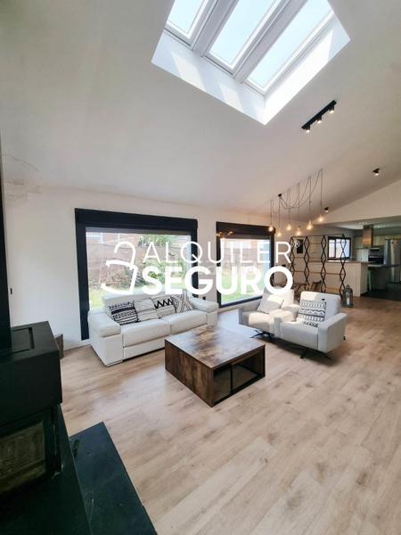 Foto fb8a1f0a-c733-46ab-b800-09a73486ba7f. Affitto chalet con riscaldamento in Centro-Manguilla Escorial (El)