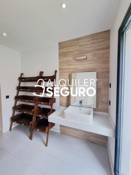 Foto 41cf1271-60e9-43bf-be97-0829e7be10bb. Alquiler chalet  c cervantes el escorial en Escorial (El)