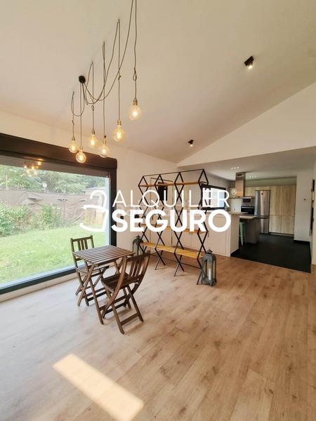 Foto 67cf6e94-1f3f-42ee-9d68-e2a34a7d9b10. Alquiler chalet  c cervantes el escorial en Escorial (El)