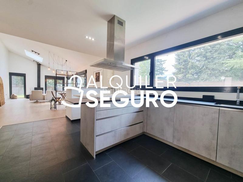 Foto f7836e45-57ec-4bd7-96a7-29bac083dca8. Alquiler chalet  c cervantes el escorial en Escorial (El)