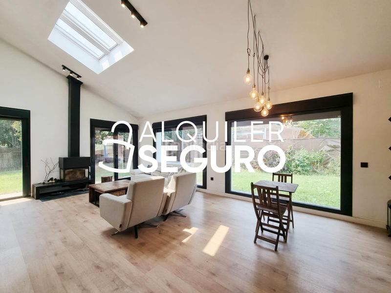 Foto d0f4a6ca-108d-403d-95c0-a300cf728c79. Location chalet avec chauffage dans Centro-Manguilla Escorial (El)