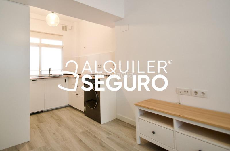 Foto cf6e7d49-26fe-42e7-bca3-f5fa9ba3b2b6. Alquiler piso  c de juan de urbieta en Pacífico Madrid