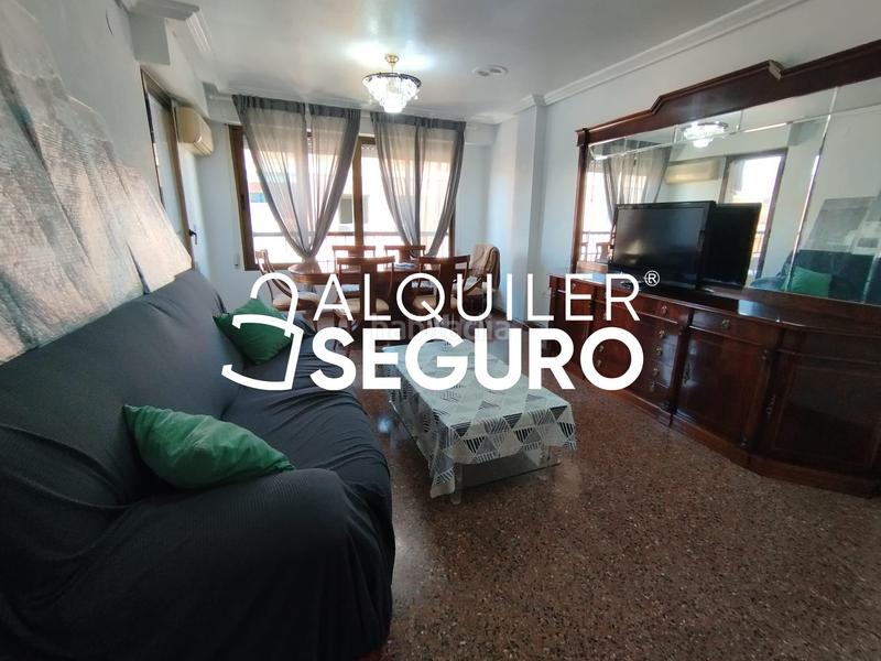 Foto 75129dee-0baa-46e8-9e8d-95a3c049cc4c. Alquiler piso  c gilberto martínez elxelche en Elche / Elx