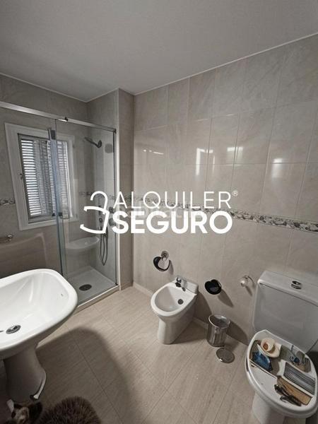 Foto c7952465-b56e-4759-bb8b-97701334a43f. Alquiler piso  c pintor zuloaga en Fígares Granada