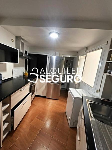 Foto f9823eb4-26d0-4aee-ae76-a0119c2c8094. Alquiler piso  c pintor zuloaga en Fígares Granada