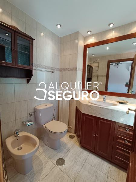 Foto 6c1d8a26-2b7a-45b3-a59f-aa2aed93a063. Alquiler ático  c alerce en Orcasur-12 de Octubre Madrid