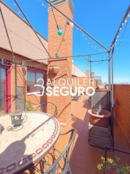 Foto 021148e4-6069-42ba-9469-07f22fbfb05e. Miete dachwohnung mit heizung parking pool in Orcasur-12 de Octubre Madrid