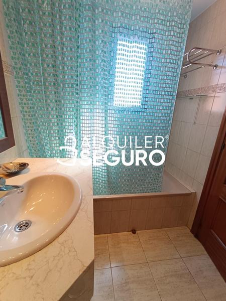 Foto 3dd63087-26c9-4a7c-8c0e-4373083a1f6c. Miete dachwohnung mit heizung parking pool in Orcasur-12 de Octubre Madrid