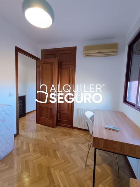 Foto 4c1e34a3-ee98-45d0-92e8-f68ec5f5120e. Miete dachwohnung mit heizung parking pool in Orcasur-12 de Octubre Madrid