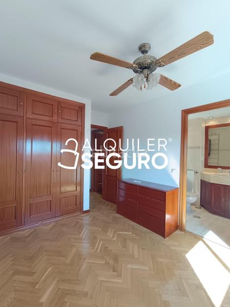 Foto 699c0ef4-e521-4829-ad7d-21039ce855aa. Miete dachwohnung mit heizung parking pool in Orcasur-12 de Octubre Madrid